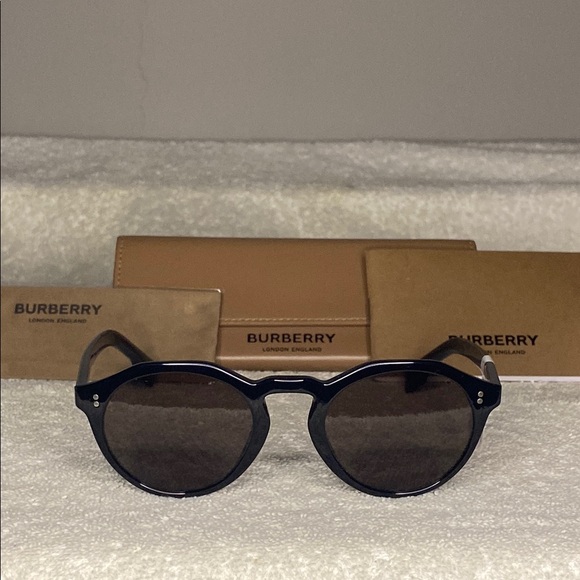 NEW IN BOX Burberry 50mm Round Sunglasses in Brown [IN CASE] - Picture 1 of 8
